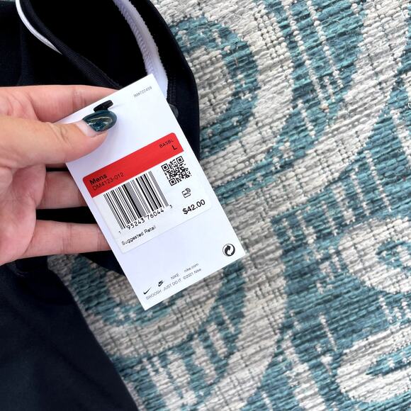 Nike Team Engineered Men's Black Dri-FIT Short Sleeve T-Shirt - Size L - Picture 5 of 8